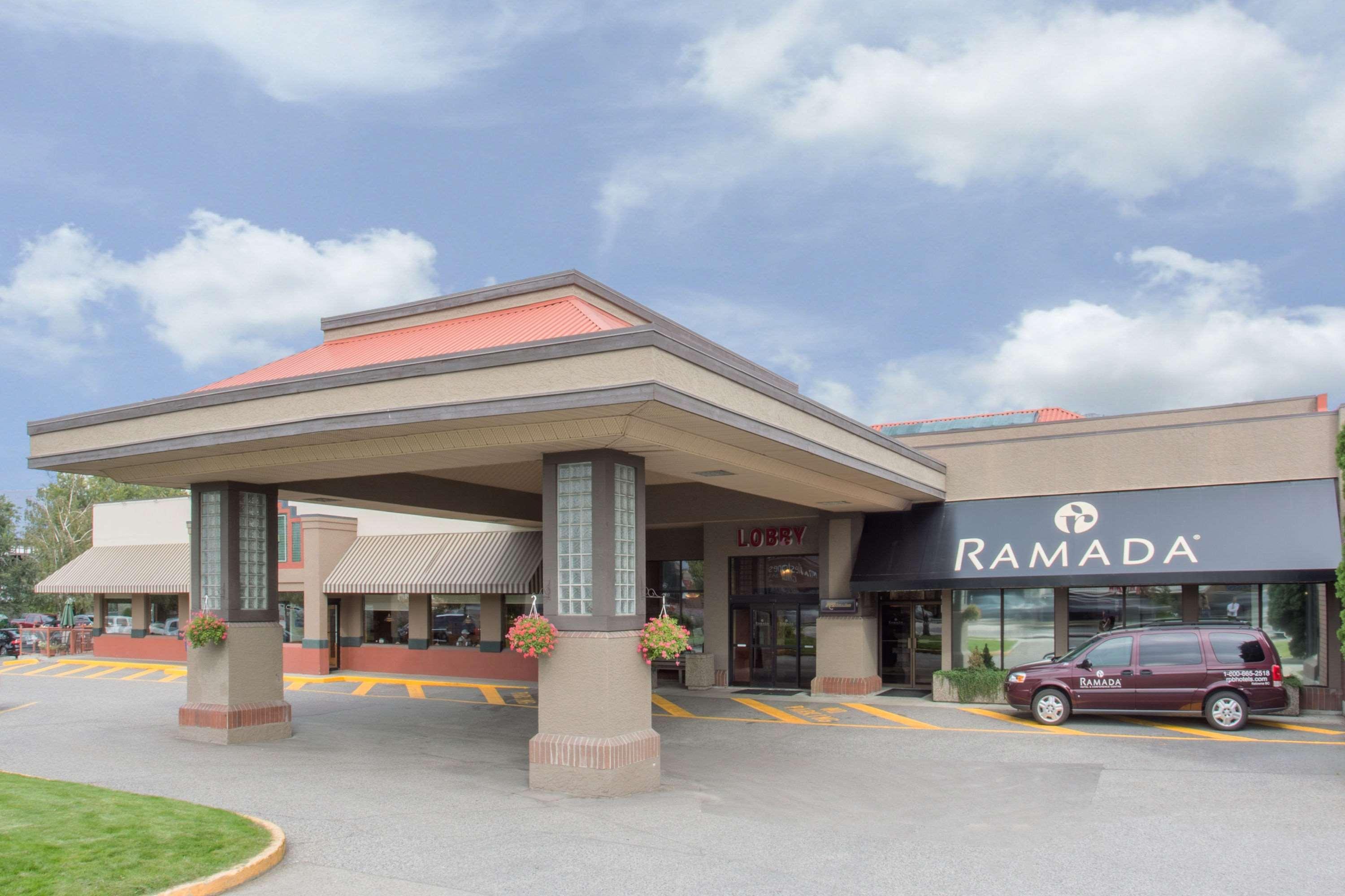 Ramada By Wyndham Kelowna Hotel & Conference Center Екстер'єр фото